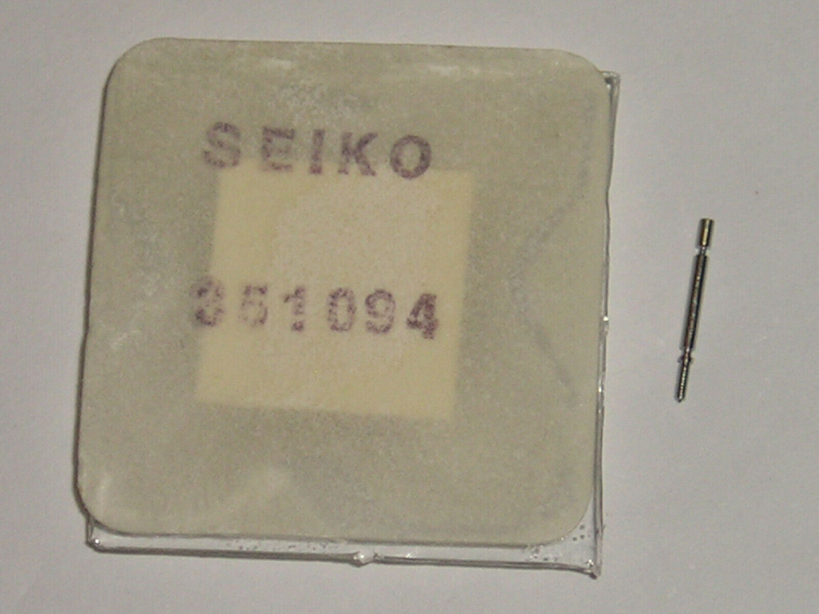 Seiko 351-892 351892 Tige Winding stem Albero di carica per V157A 7N22 NOS