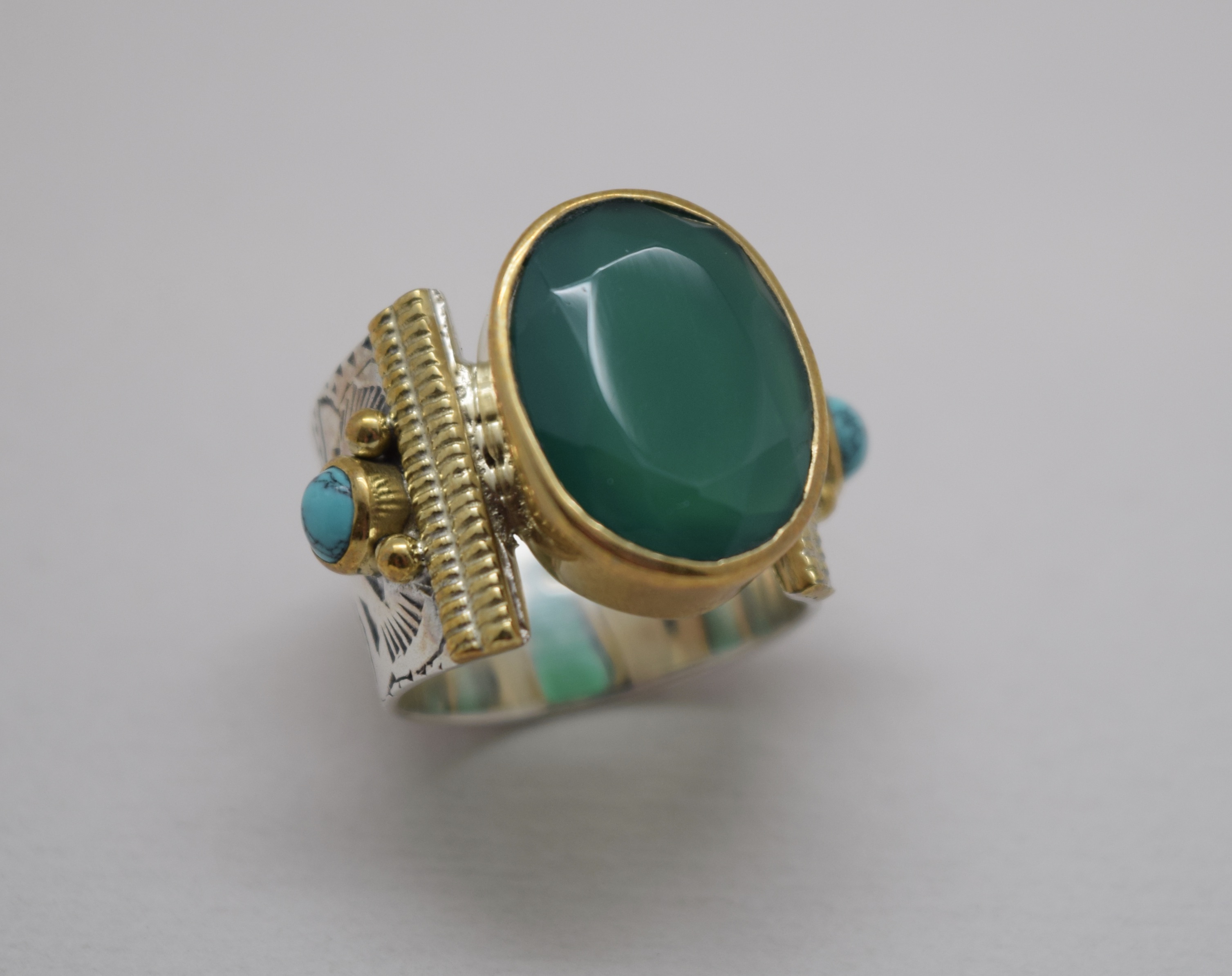 BAGUE ETHNIQUE ONYX VERT & TURQUOISES
