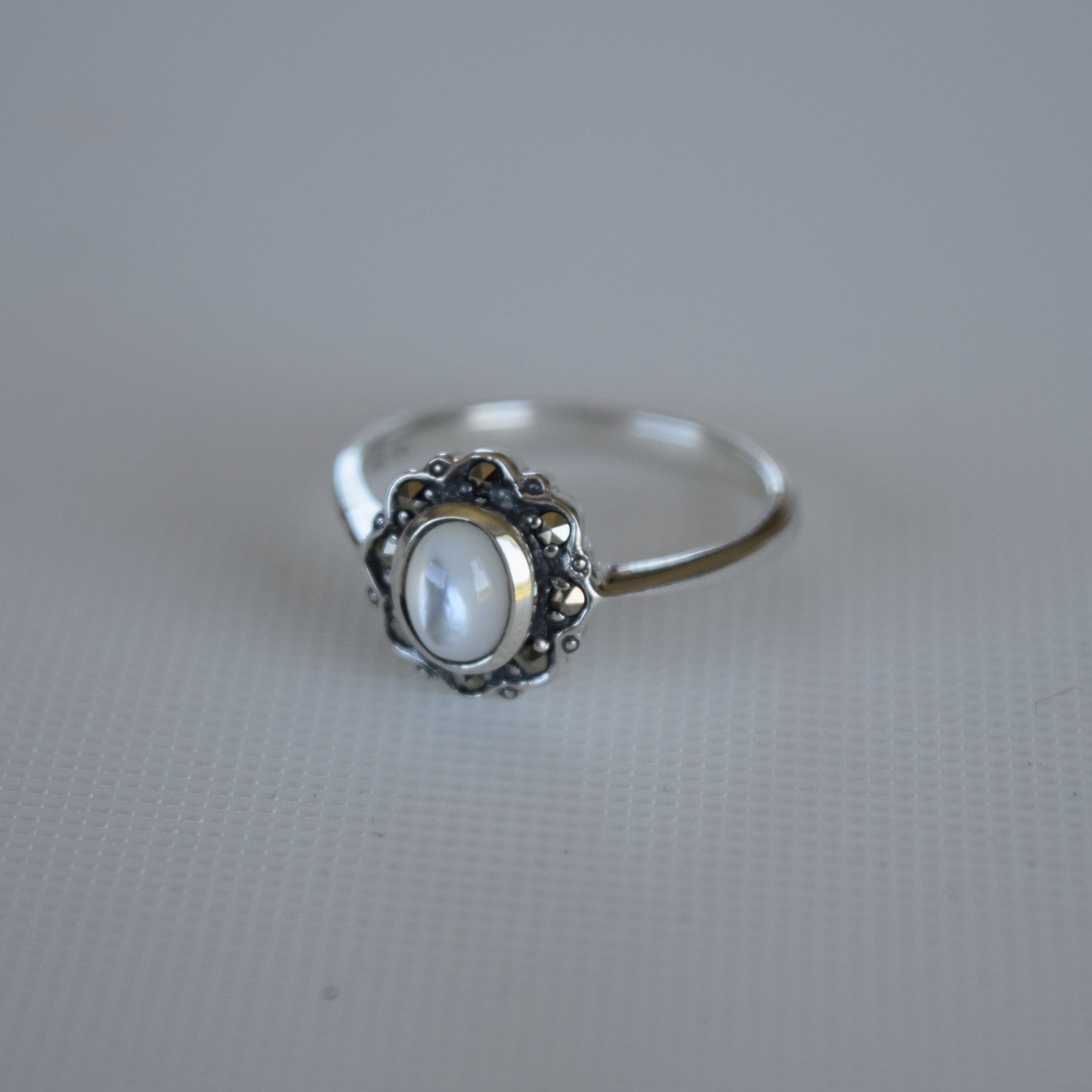 BAGUE NACRE ET MARCASSITES ARGENT 925