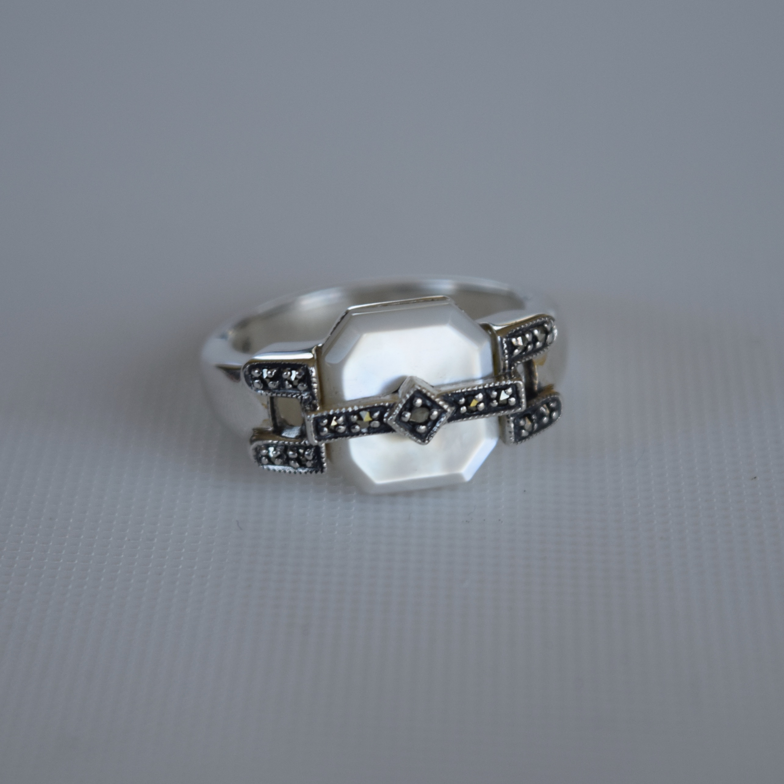 BAGUE NACRE ET MARCASSITES ARGENT 925