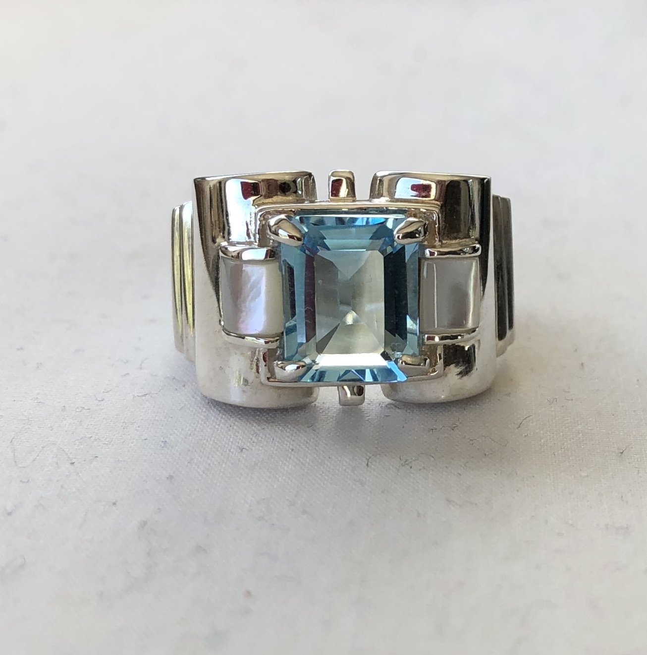 BAGUE TANK ARGENT 925  PIERRE TOPAZE & NACRE