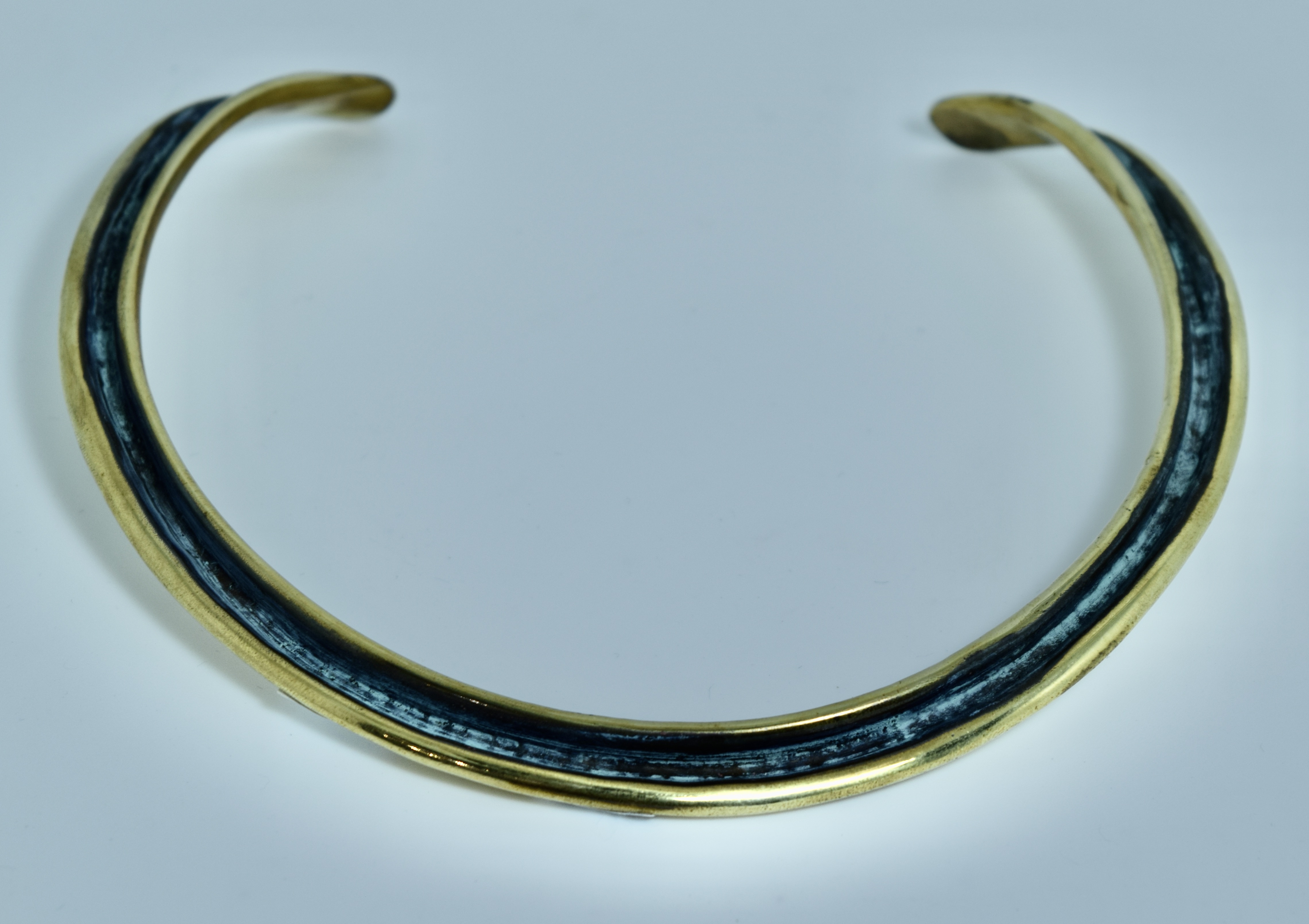 TORQUE LAITON ET PATINE VERT BONZE - ARTISANT D'ART