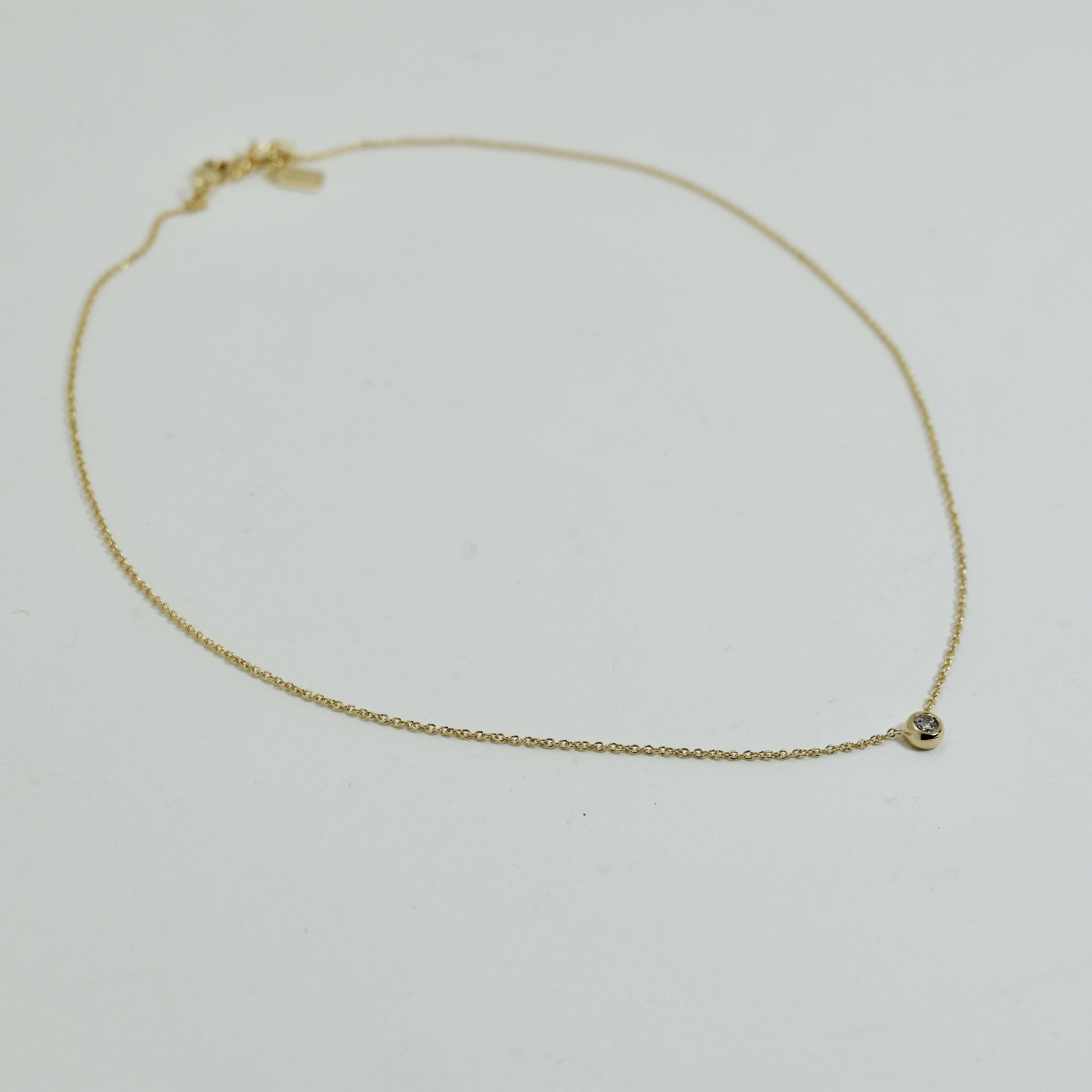 COLLIER PLAQUÉ OR AVEC OXYDE 