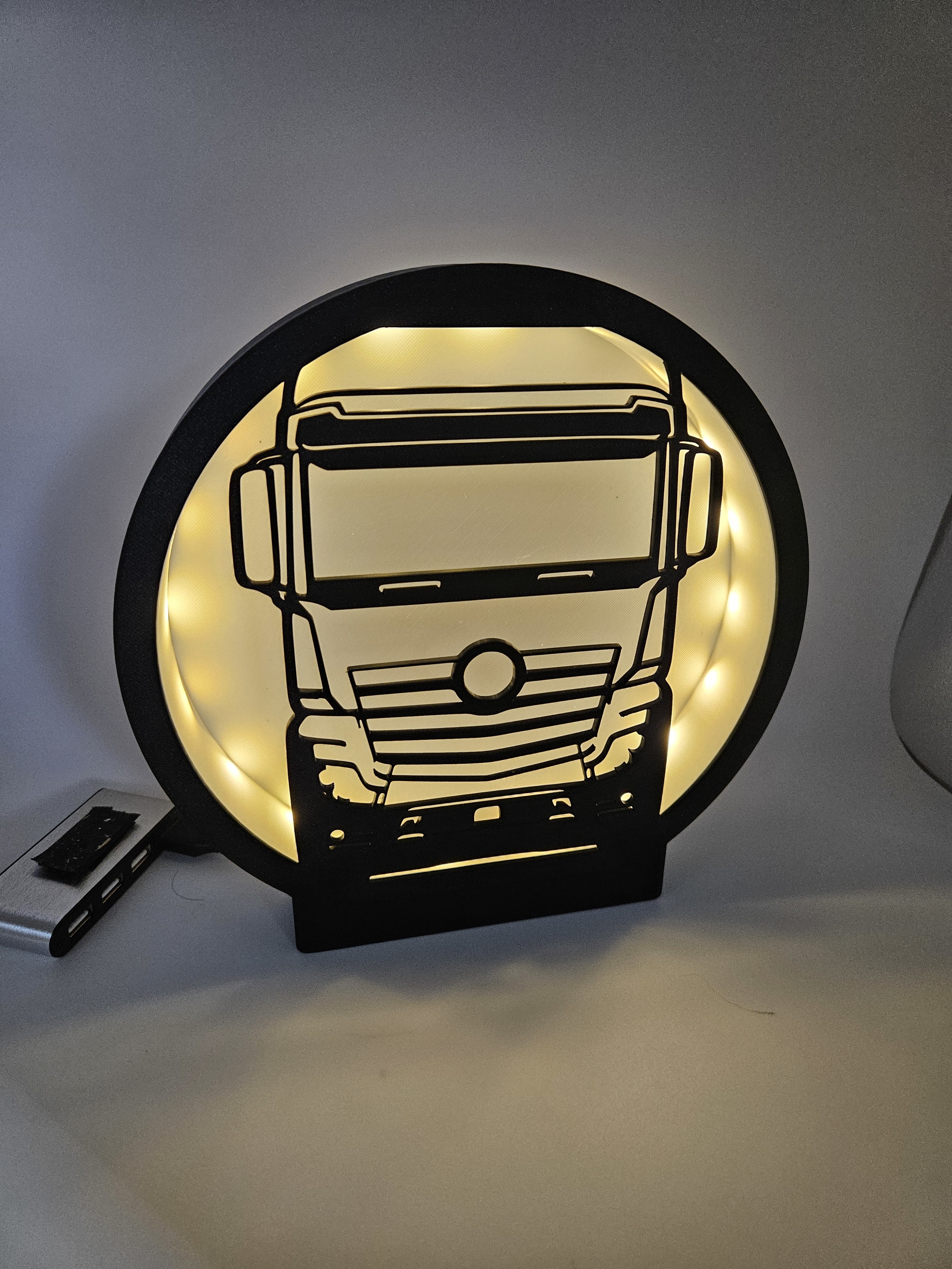 Lampe moderne lumineuse camion, truck 
