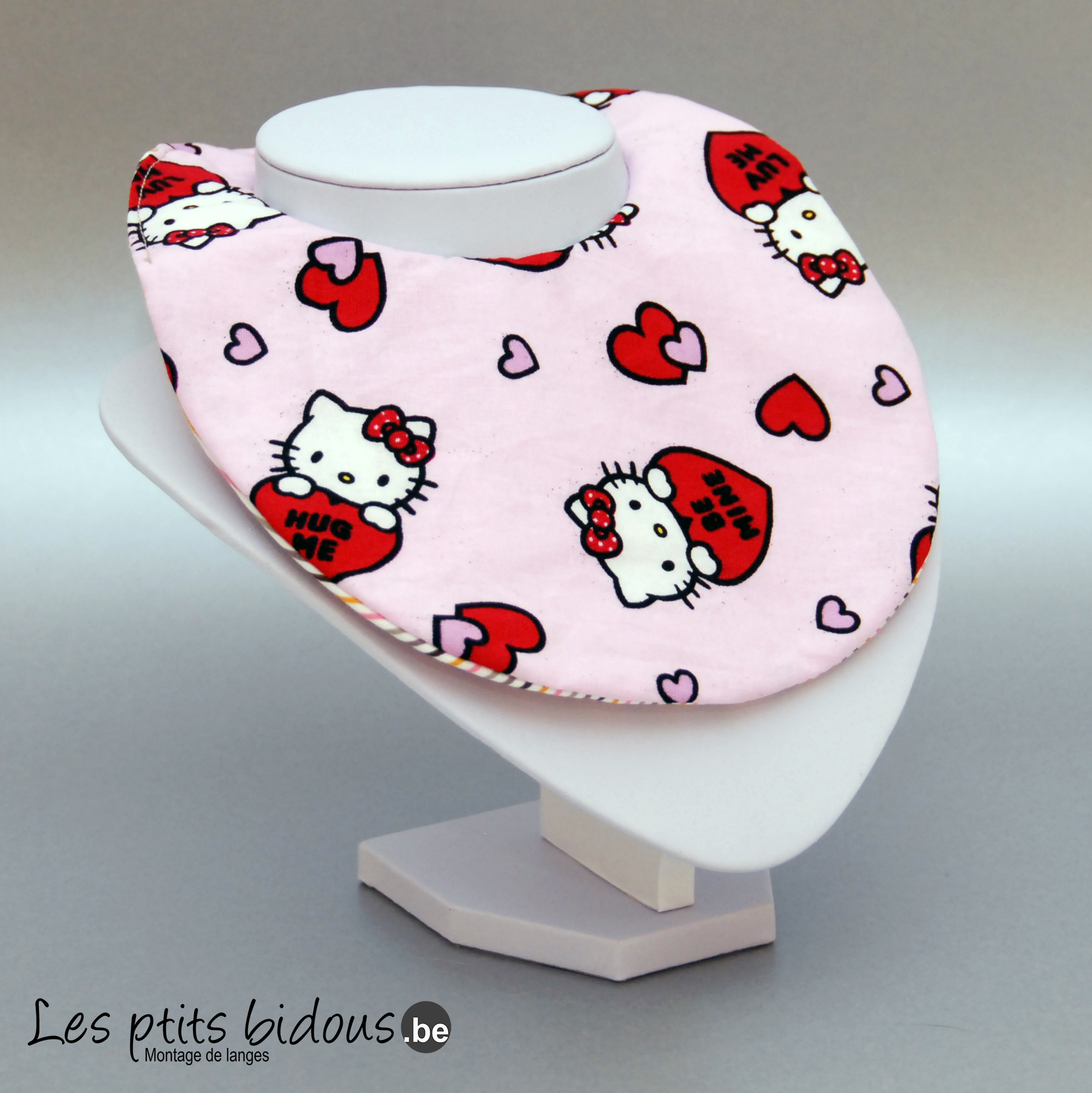 Bavoir fait main "Hello kitty"
