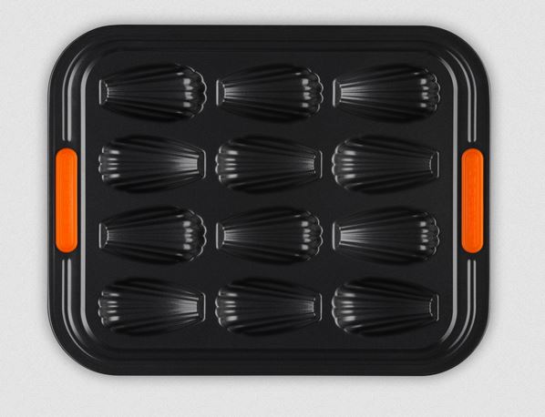 Moule à 12 madeleines Le Creuset, patiliss